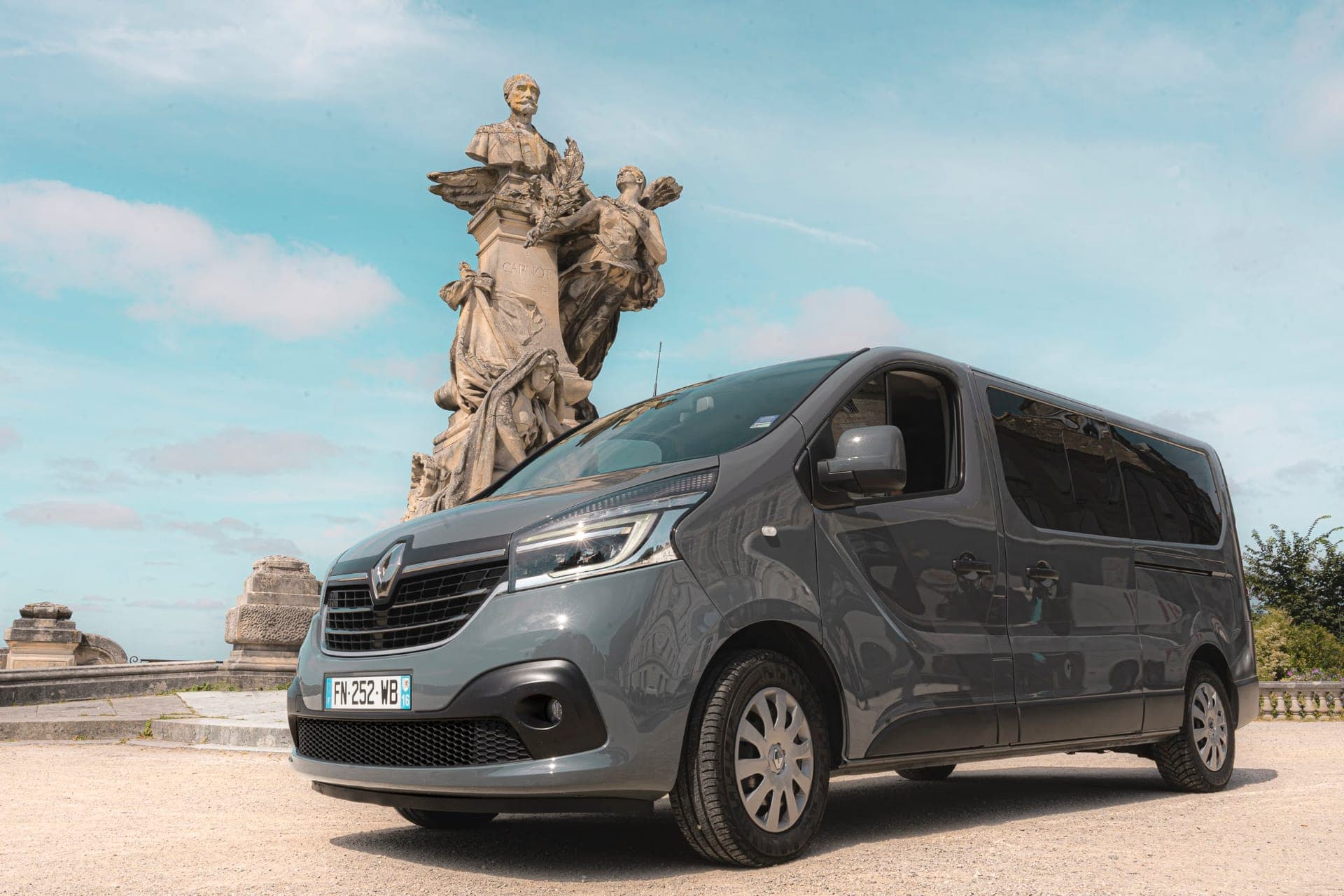 Van 8 places Renault Trafic, Angoulême